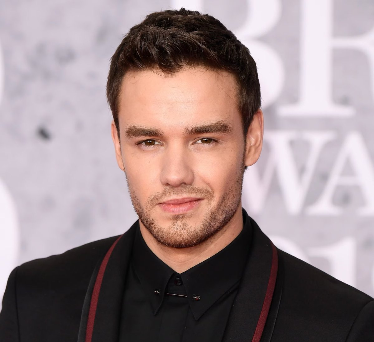 PopBase's tweet photo. Argentinian State Police tells ABC News that a hotel employee suspected of providing Liam Payne with drugs on the day he died has been interviewed by officials, but no arrest or charges have been made yet. https://t.co/yUqb0HSuqt