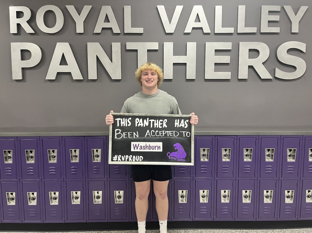 RV337's tweet photo. Congratulations to Mason Erwin on his acceptances to Washburn University and Wichita State University! #ApplyKS #ACCEPTED https://t.co/RVyXJnywQY