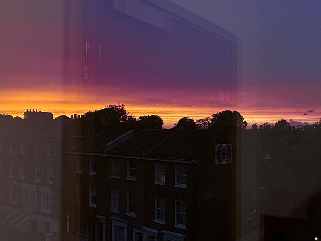Zeddeee's tweet image. #LondonSunset Camera didn't quite catch it all!