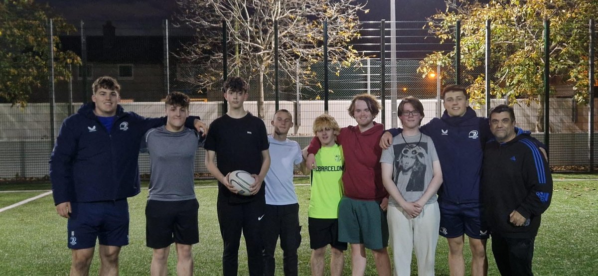Kevin McCleery (@kevinmccleery_) on Twitter photo Lads from the Poppintree Youth Project were delighted to be joined tonight by two guest coaches in <a href="/leinsterrugby/">Leinster Rugby</a>'s Niall Smyth & Sam Wisneski.
#FromTheGroundUp Lads from the Poppintree Youth Project were delighted to be joined tonight by two guest coaches in <a href="/leinsterrugby/">Leinster Rugby</a>'s Niall Smyth & Sam Wisneski.
#FromTheGroundUp