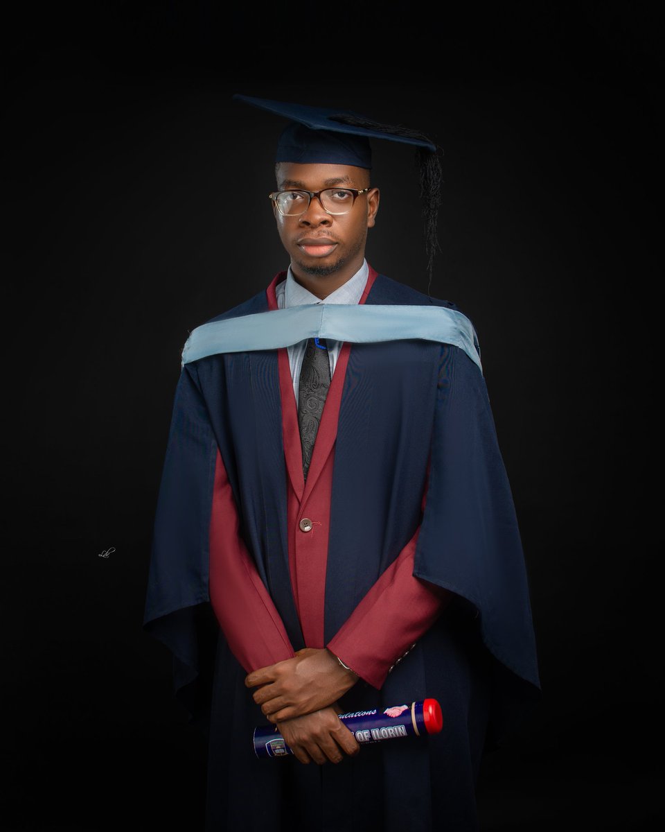 daniloh_13's tweet photo. Vini vedi vici 
I came I saw I conquered 
-First Class accounting graduate 
-Chartered Accountant 
-ICAN prize winner 
-MTN scholarship Awardee 
Congratulations to me🎊 
#UNILORIN39thConvocation #BetterByFar https://t.co/zswTIJc5Y6