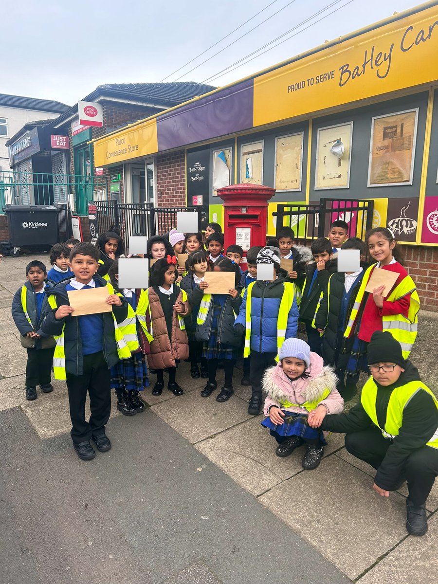 carltonj_i's tweet photo. To finish our story Major Glad, Major Dizzy Year 1 visited the post office to post their letters to the toy soldiers. We cannot wait for a reply! #english #culturalcapital #learningthroughexperiences https://t.co/LZF8vsa3n3