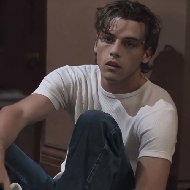 TheCinesthetic's tweet photo. Skeet Ulrich as Billy Loomis in Scream (1996) https://t.co/zkAOynyPPT