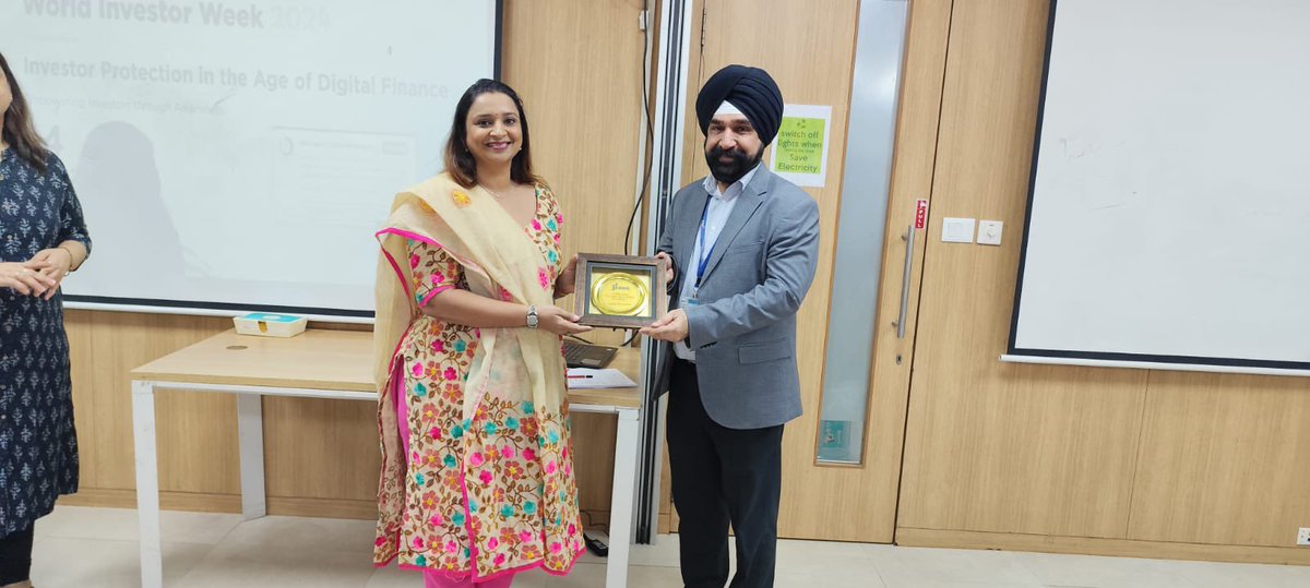 JIMSVK's tweet image. AICTE ATAL FDP @ JIMS Vasant Kunj, Day 5: participants visited BSE, &amp;amp;
In 2nd half, Dr.CP Gupta(Prof.of Practice LBS Delhi-40 yrs of exp.)told about cross-sectional &amp;amp; panel data in Digi Fin
#DigitalFinance #ATALAcademy #FDP #BSE #JIMSVasantKunj #LBS #TechAndFinance #AICTE#IPU