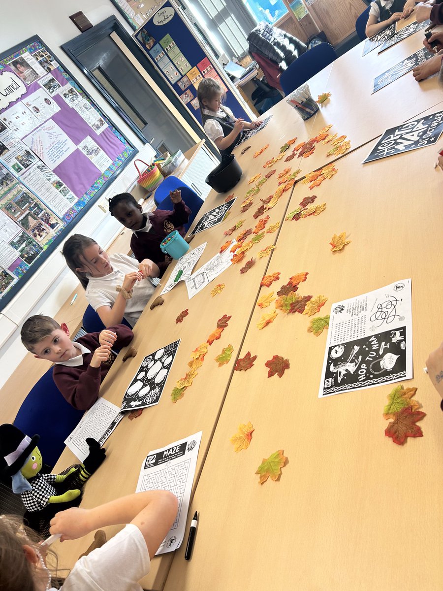 StMary_ofAngels's tweet photo. Enrichment Club have been learning about the tradition of Hop Tu Naa from the Manx Culture (Isle of Man)
#SMOTAEnrichment #CultureVannin #HopTuNaa https://t.co/inSY5Sx205