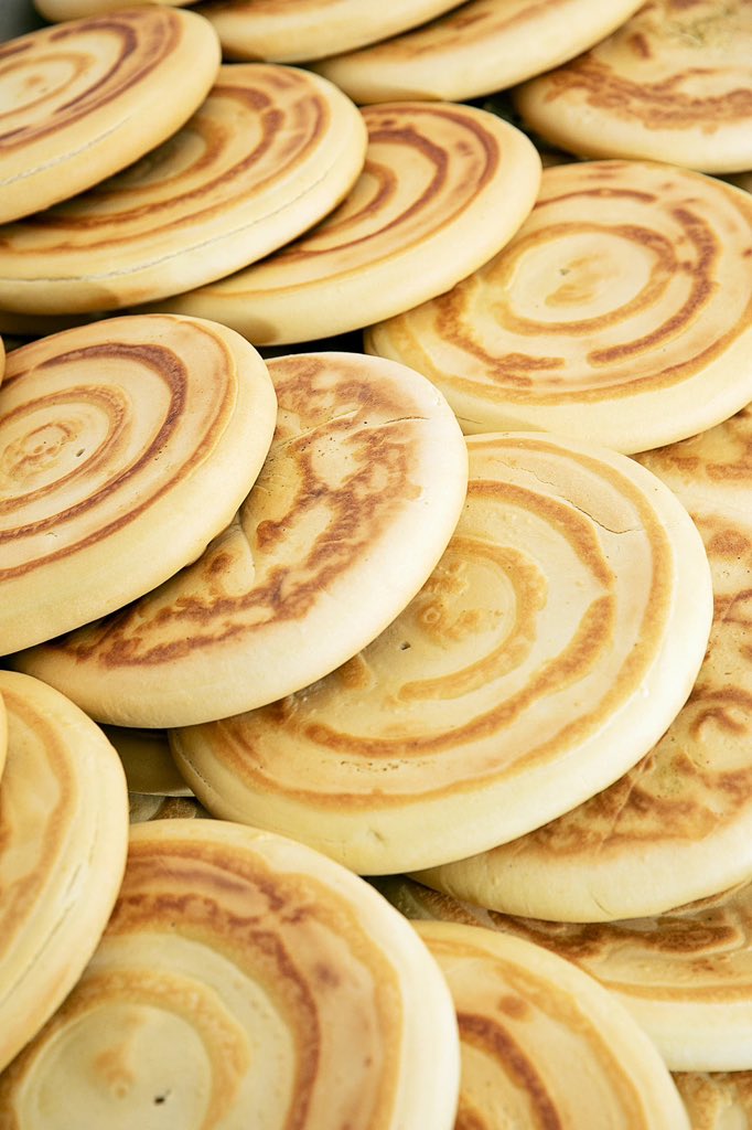 GansuFlavor's tweet photo. 【Amazing Gansu Pastry】
Day 3👏Guokui, also kind of crusty pancake
#ChinaTravel #gansu #FoodieBeauty #fooddelivery #cakehunter #Foodies #lifeisgood #yummy https://t.co/rul9RUodgy
