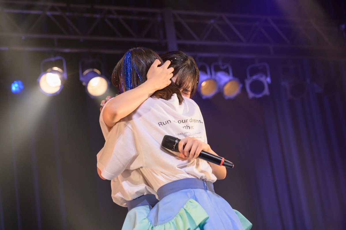 izumi_karen_'s tweet photo. 今まで進んできたこの道も、これから進む道も、全部正解にできるように精一杯生きていきます
本当にたくさんのものをもらいました。
メンバーと一緒に夢を追えたことも、誰よりも応援してくれたみんなに出会えたことも、何度転んでも一緒に走ってくれたスタッフさんも、支えてくれた家族や友達、たくさんの方と夢を追うことができて、心から幸せです。

なりたいものに憧れ追って叶えて、その全てをこの７年間で経験して、それでもまだ叶えたいことがあるなんて、本当欲張りだと思います。
考えるだけで涙が出てしまうほど、叶えたい夢をこれからは追いたいと思います。

なりたい自分になれるために、頑張ります。

思う存分PiXMiXの和泉芳怜を生きさせてくれてありがとう。　

🔖『君がいなければ書けなかった』

これが私のカギカッコの答えです
たくさん愛してくれて幸せだったよ
みんなのことが大好きです。

2017/7/29〜2024/10/21
７年間ありがとうございました。
