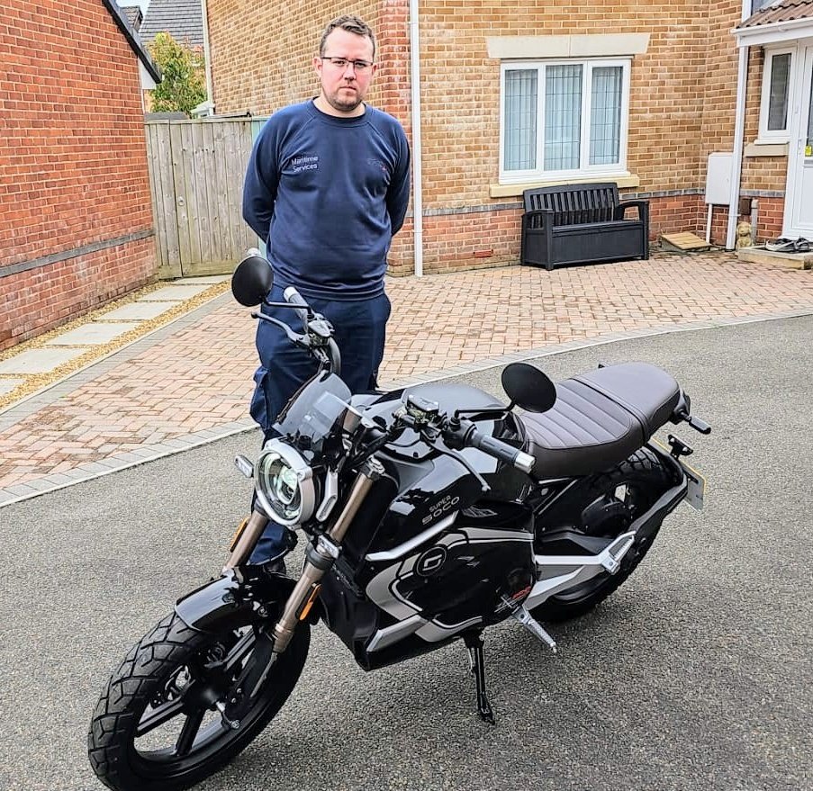 These 55mph 5.5kw #Vmoto Wanderer Pros are proving very popular. Another customer receiving theirs in the South West today. Perfect for #commuting. Enjoy! Available to test-ride and buy from green-mopeds.com <a href="/vmotosocouk/">Vmoto Soco UK</a> @vmotosalesuk @vmotoofficial #ev #bikesofinstagram