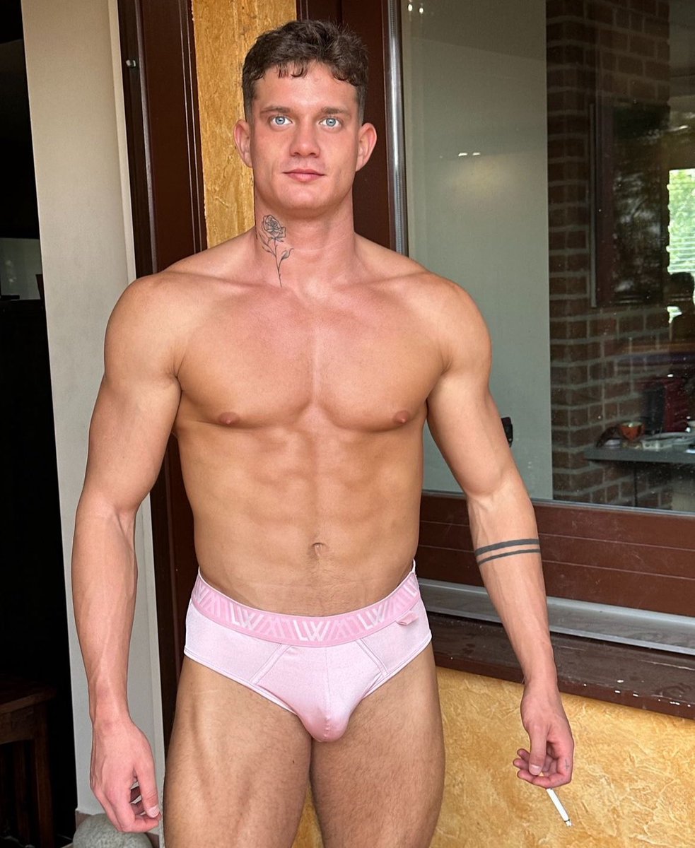 Bruceharrelsonx's tweet photo. Pick one: tease, pleasure, or a little of both? Your choice tonight 😏 https://t.co/Q4AGtWaPbf