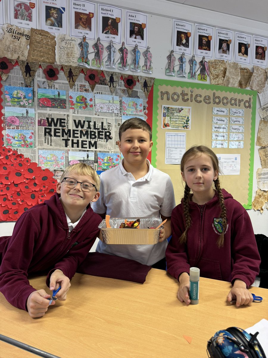 CHCS_Humanities's tweet photo. 2/2 It was lovely to meet year 6 @PentrechwythPS learners as part of their transition to secondary school today - wonderful creativity shown! @CefnHengoed https://t.co/hUzbkinL8j
