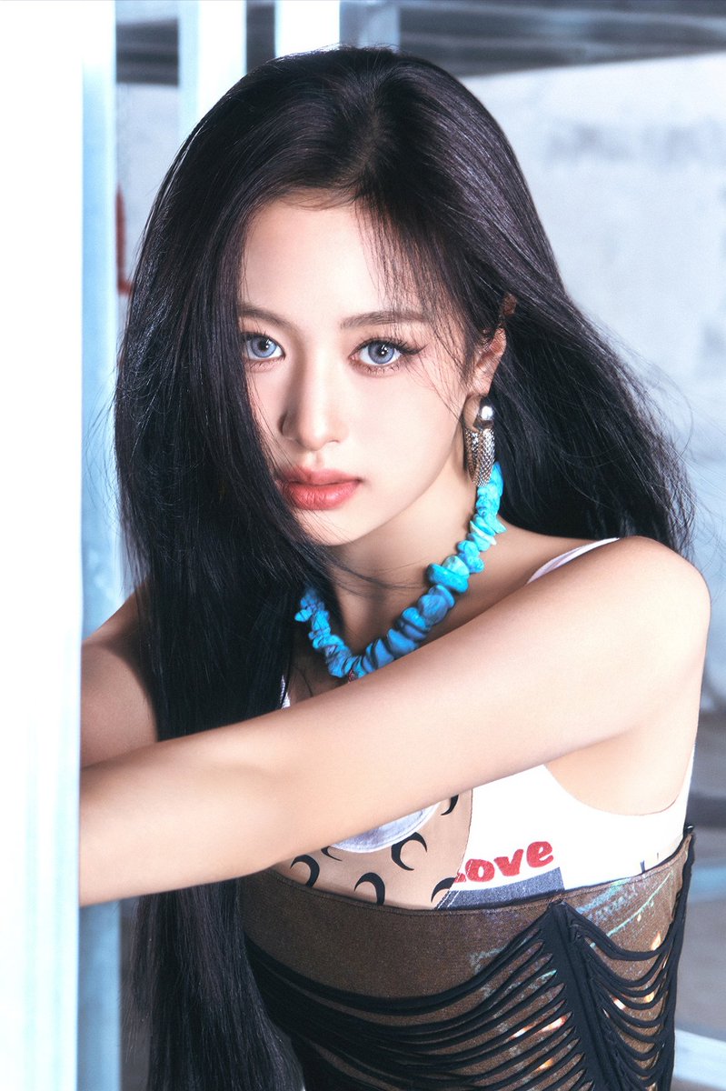 ahyeonpicture's tweet photo. JUNG AHYEON OMG!!!! https://t.co/yw8d3Lc3vx