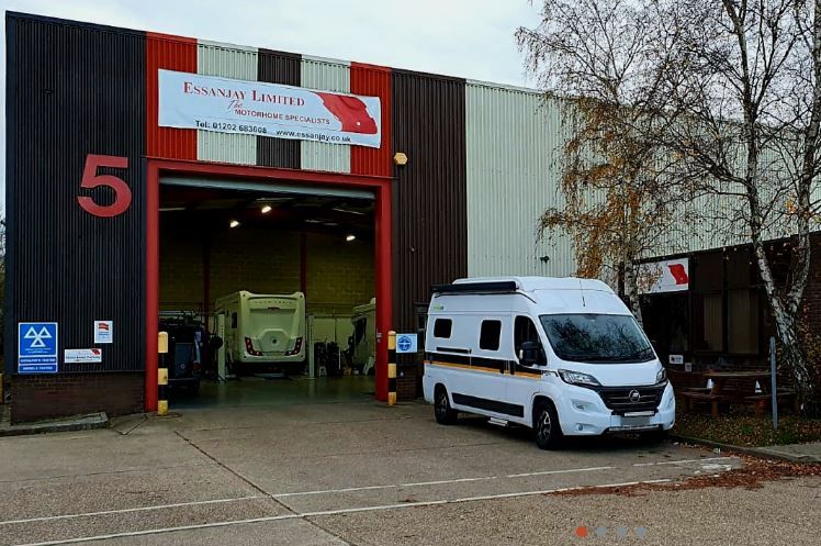 Camping_Direct's tweet image. 💚 "Really honest &amp;amp; friendly service when completing a gas &amp;amp; electric check of our VW camper. We would definitely go back &amp;amp; definitely recommend these guys!." 👍 
camping-directory.uk/bus_more_info.… 
#CustomerReview #Repairs #Servicing #Motorhomes #Campervans #FriendlyService @essanjay611