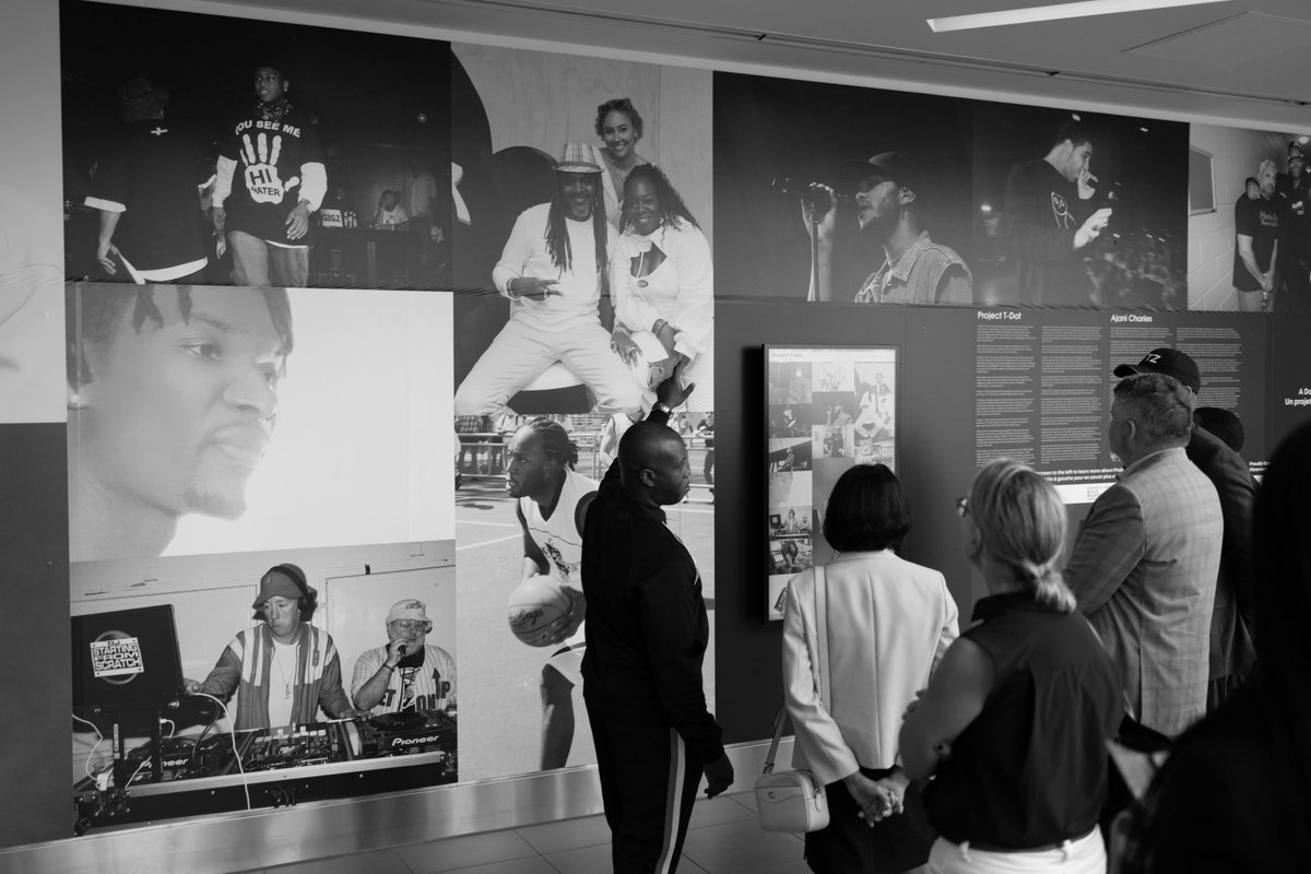 ajanidigital's tweet photo. Ajani Charles recently had the honour of facilitating a tour of his new solo Project T-Dot art exhibit at Billy Bishop Toronto City Airport for Mayor Olivia Chow.
Read more: https://t.co/nWDM5Fa41r.
Photographers: Ajani Charles, Neil "Logik" Donaldson. #hiphop #projecttdot https://t.co/Dj335BIBVA