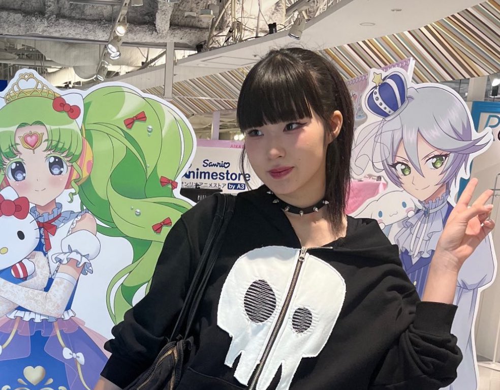 うか tweet media