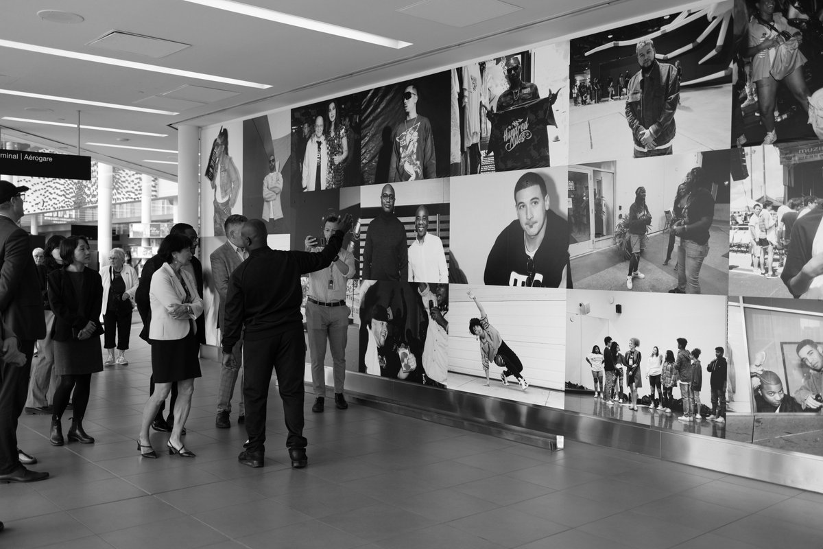 ajanidigital's tweet photo. Ajani Charles recently had the honour of facilitating a tour of his new solo Project T-Dot art exhibit at Billy Bishop Toronto City Airport for Mayor Olivia Chow.
Read more: https://t.co/nWDM5Fa41r.
Photographers: Ajani Charles, Neil "Logik" Donaldson. #hiphop #projecttdot https://t.co/Dj335BIBVA