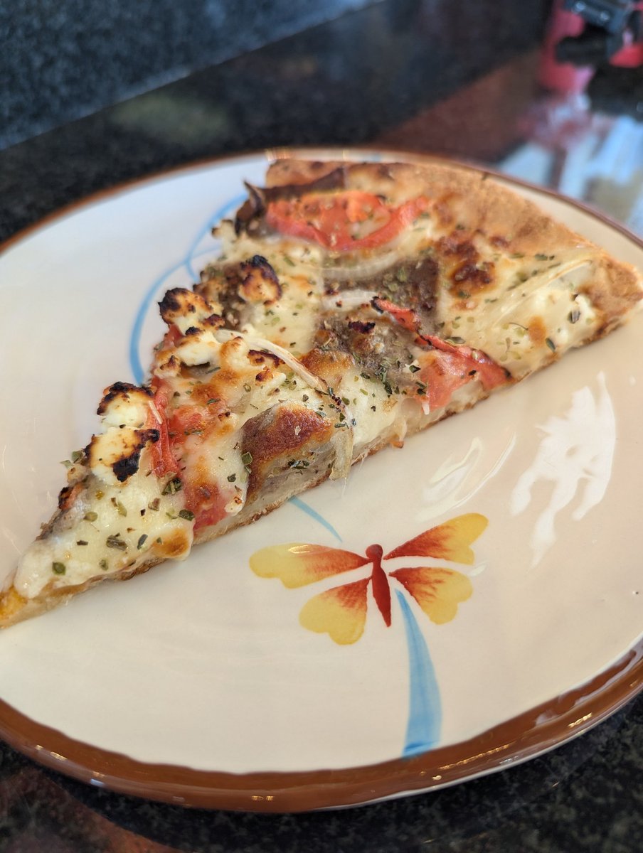 Flap your wings on into Aver's for lunch today! Feature slices are:
Mon 10/21/24 - Lambda Gyro Pi 
Tue 10/22 - Veggie Revival 
Wed 23 - Chicken Masterpiece 
Thu 24 - The Parthenon 
Fri 25 - The Whole Enchilada 
Also every day Cheese, Pepperoni, and crumbled Sausage.