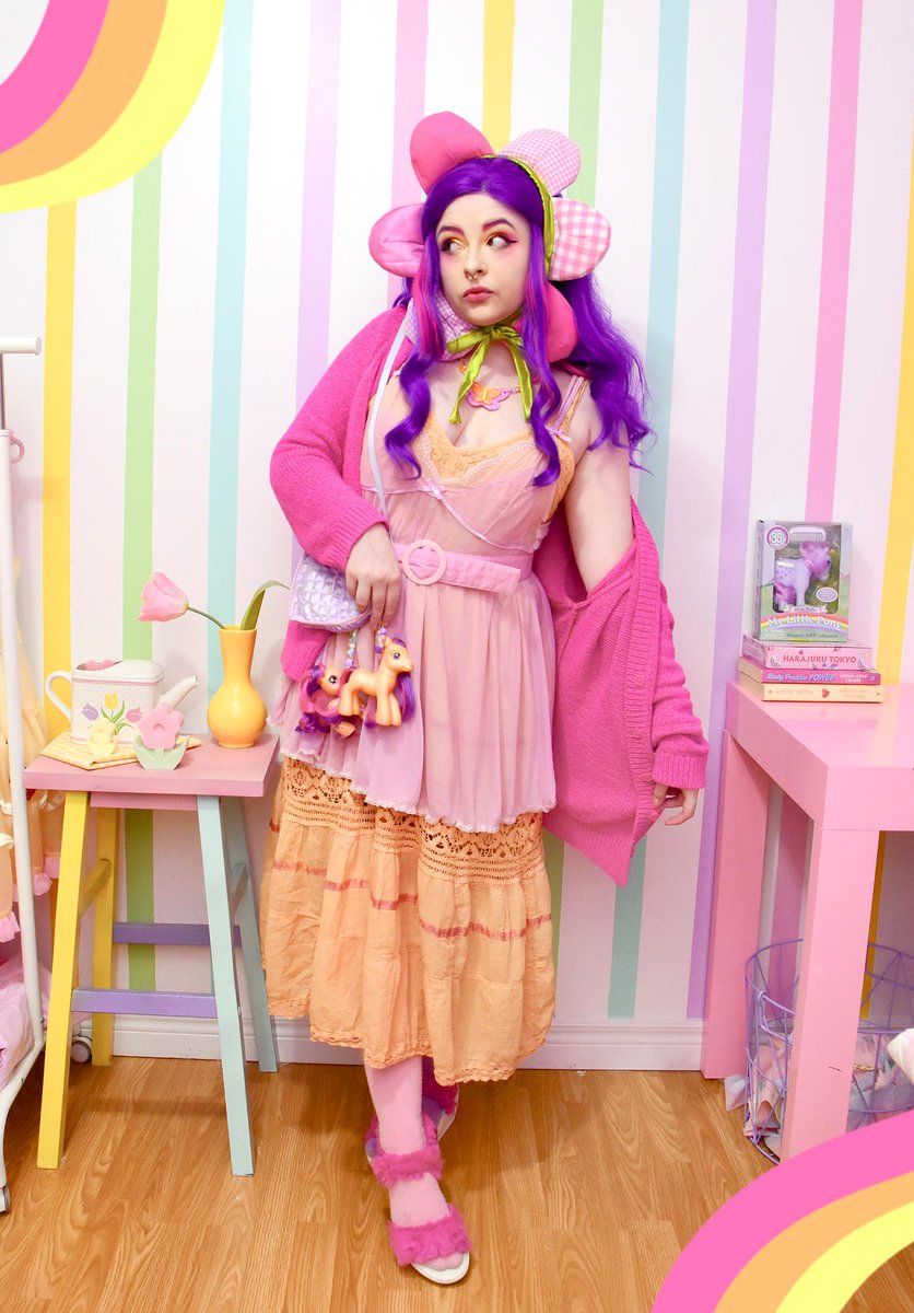 pixieeelocks's tweet photo. Happy Halloweener 🎃💜💕✨ https://t.co/7vXsX7czYO