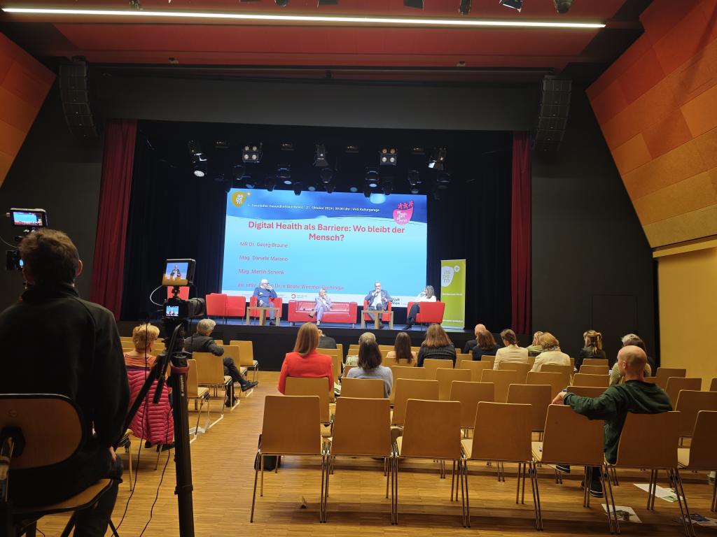nikolausf's tweet photo. #readyfortheshow #wirnennenesarbeit https://t.co/nMRDWkoFSY