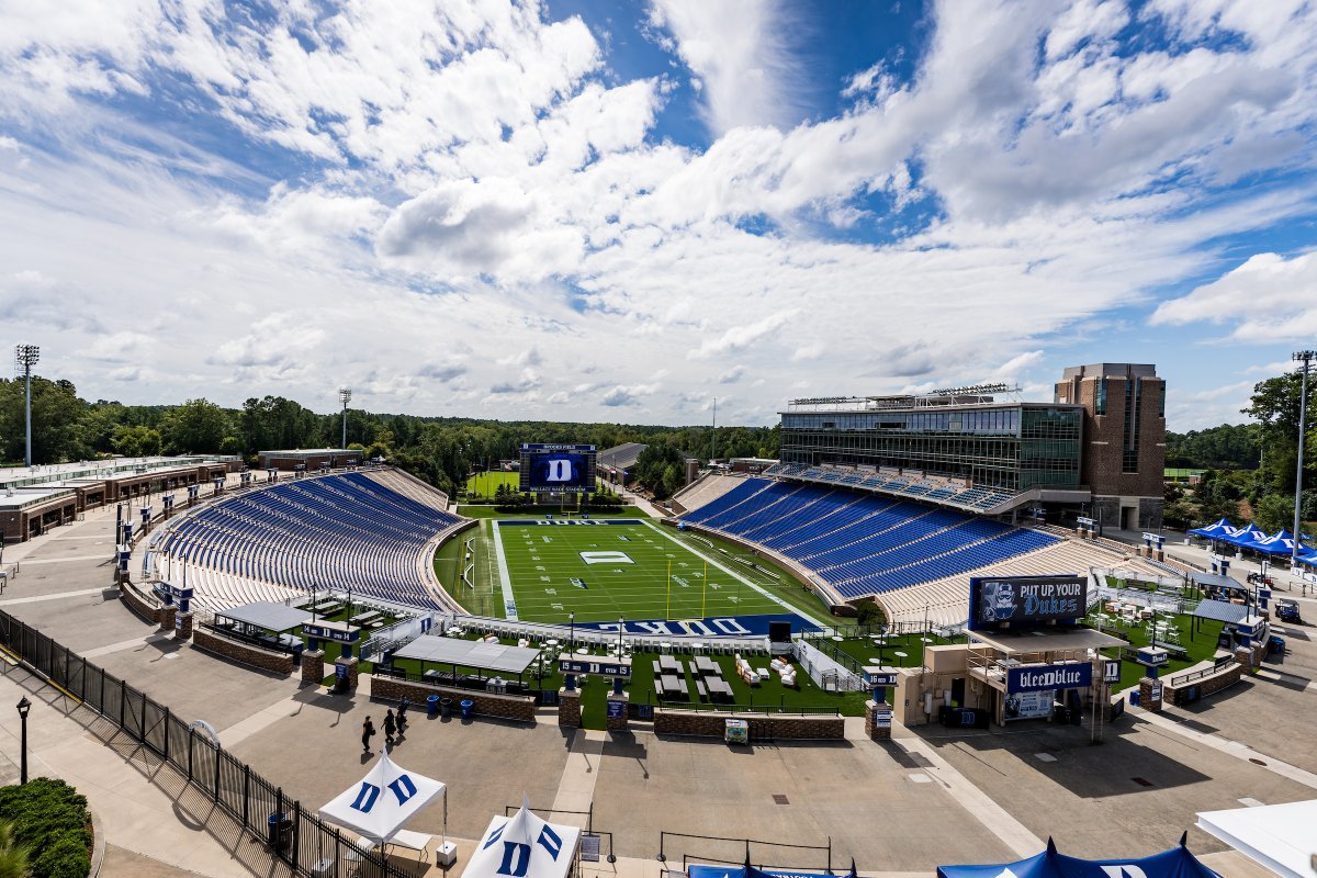 WorkingatDuke's tweet image. .@Coach_MannyDiaz talked with @workingatduke recently about how he became @DukeFOOTBALL’s head coach. He's proud to be #workingatduke and happy to welcome his Duke colleagues to the employee kickoff this Saturday! #GoDuke

ow.ly/7KV850TPRXz