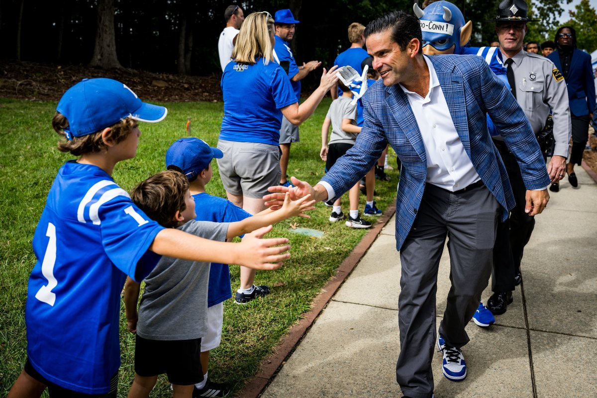WorkingatDuke's tweet image. .@Coach_MannyDiaz talked with @workingatduke recently about how he became @DukeFOOTBALL’s head coach. He's proud to be #workingatduke and happy to welcome his Duke colleagues to the employee kickoff this Saturday! #GoDuke

ow.ly/7KV850TPRXz