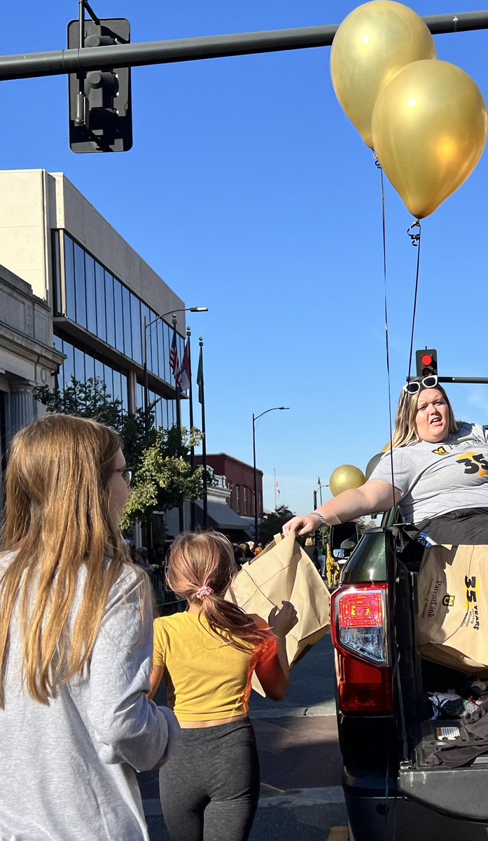 This weekend ParentLink joined the #Mizzou Homecoming parade for the 1st time!  For anyone raising a child in #Missouri, we are your no-cost support. Call the WarmLine at 800-552-8522 or text 585-FAMILY1.
<a href="/MizzouEducation/">Mizzou Education & Human Development</a> <a href="/ThemYoPeople/">THEM YO PEOPLE</a>