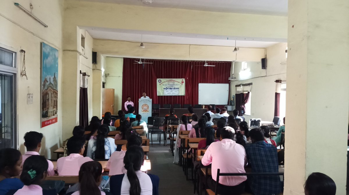 KG_College_RGH's tweet photo. आज दिनाँक - 21/10/2024 को शासन के निर्देश के अनुसार महाविद्यालय के भूतपूर्व छात्र शहीद हरेंद्र प्रसाद को याद करते हुए उन्हें पुलिस स्मृति दिवस के रूप में श्रद्धांजलि अर्पित किया गया। 
#NSS
#MYBharat https://t.co/qkDAjELrhW