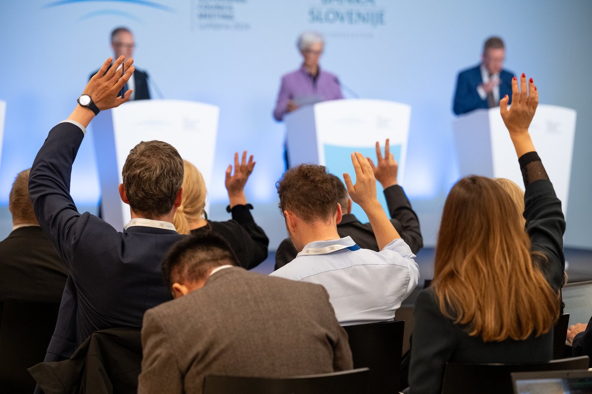 Econostream tweet media