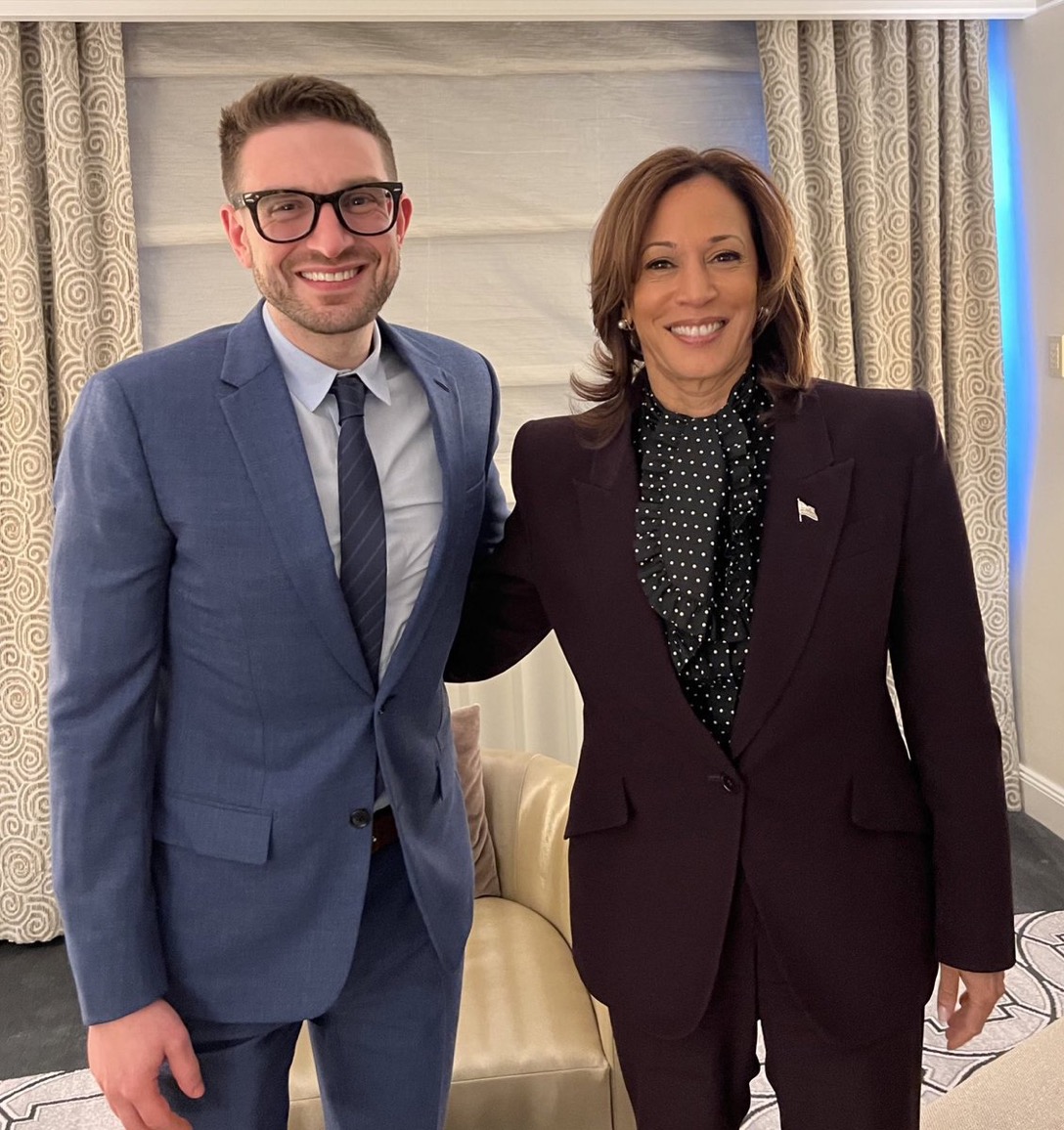 BlahBlah2U2's tweet photo. @Tim_Walz @KamalaHarris More LIES from the #HarrisWalzClownShow... and then there's this.
#SorosPuppets https://t.co/ERkTm5NKLo