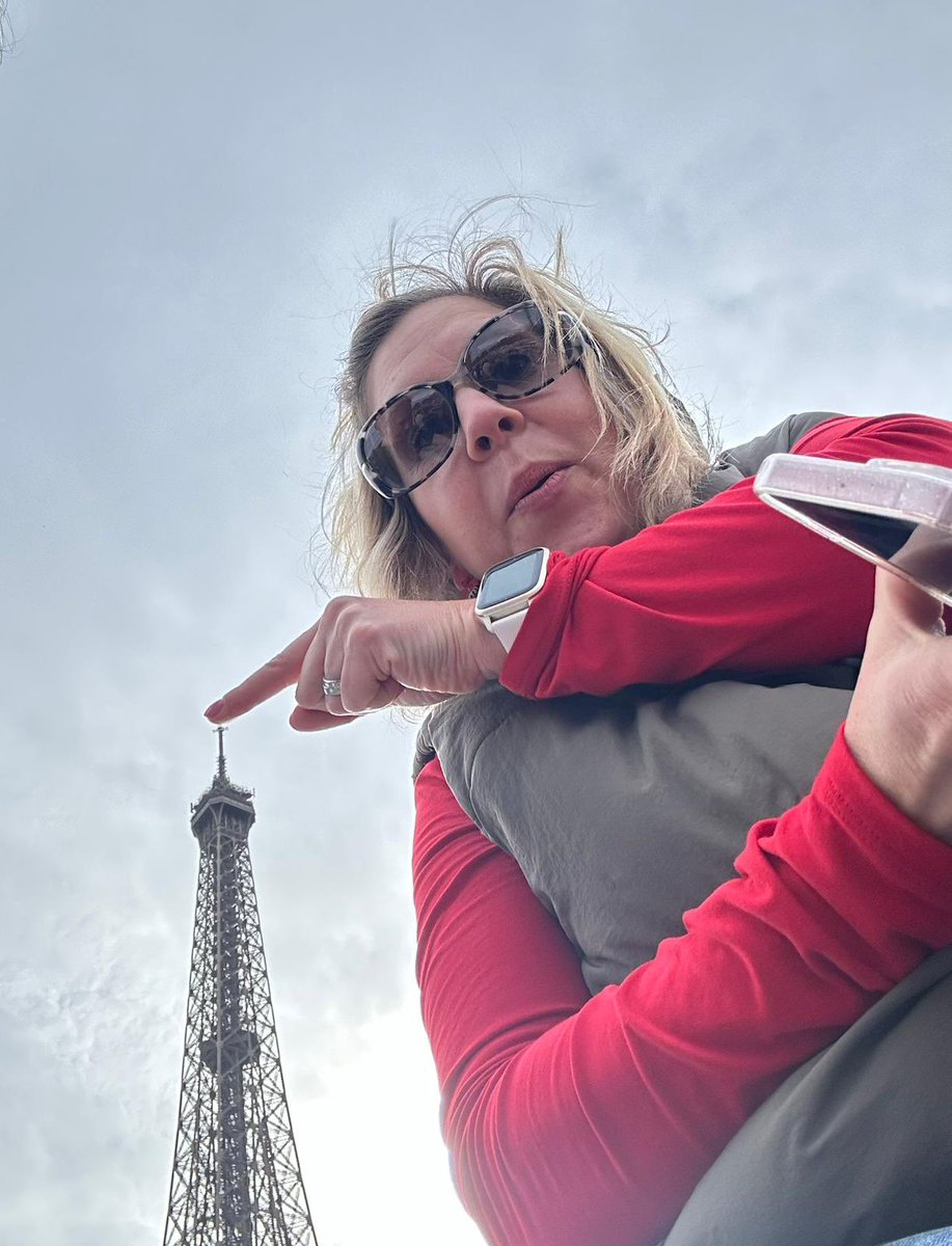 croydonhighart's tweet photo. Mrs Palmer, Mrs Smith &amp; #Ducksontour #Paris #Art&amp;3DDesign @CroydonHigh @crydonhighart ❤️🦆🖼️🖌️🎨🥐 https://t.co/WbJND8TwXP