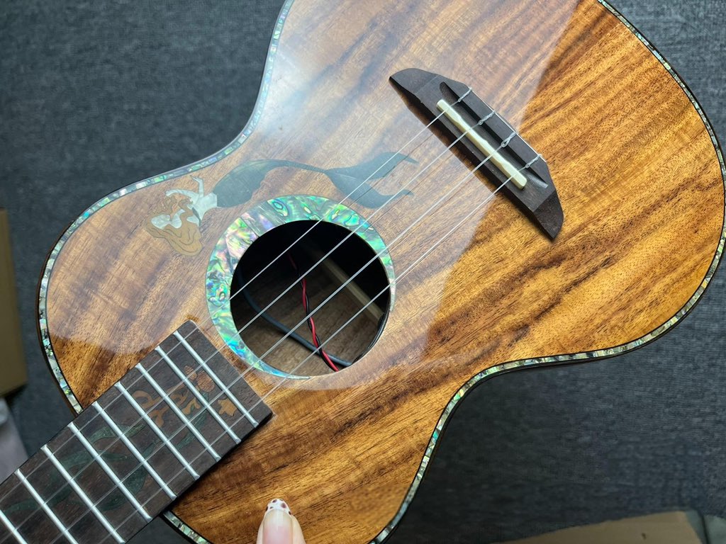 mrmaiukulele's tweet photo. Mermaid Ukulele #mermaid #halloween #mrmaiukulele #ukulelestore #koaukulele #ukuleletenor https://t.co/TW4h3X6tww