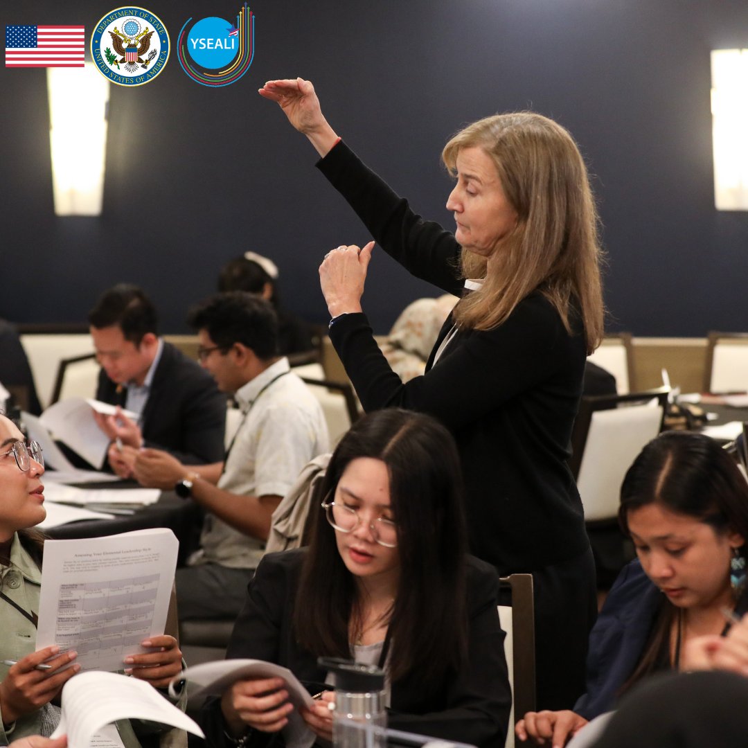 ysealipe's tweet photo. Sara Mercado Mathews, Director of the Office of Press and Public Diplomacy at the Bureau of East Asian and Pacific Affairs, U.S. Department of State, delivered closing remarks to YSEALI fellows on day two of the YSEALI Fellows Forum in DC.

#YSEALIPFP #StateDept #ExchangeOurWorld https://t.co/Z1boCRDpeG