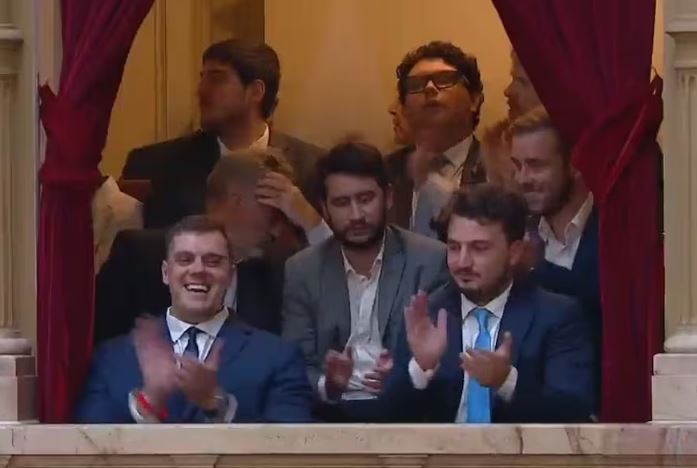 El ingreso al sector público abarca a las parejas de al menos tres referentes digitales de la prédica libertaria y a una decena de familiares y amigos cercanos, en tanto que al menos ocho de esos "influencers" afrontan ya causas judiciales. Por... 
Link: lanacion.com.ar/politica/los-i…