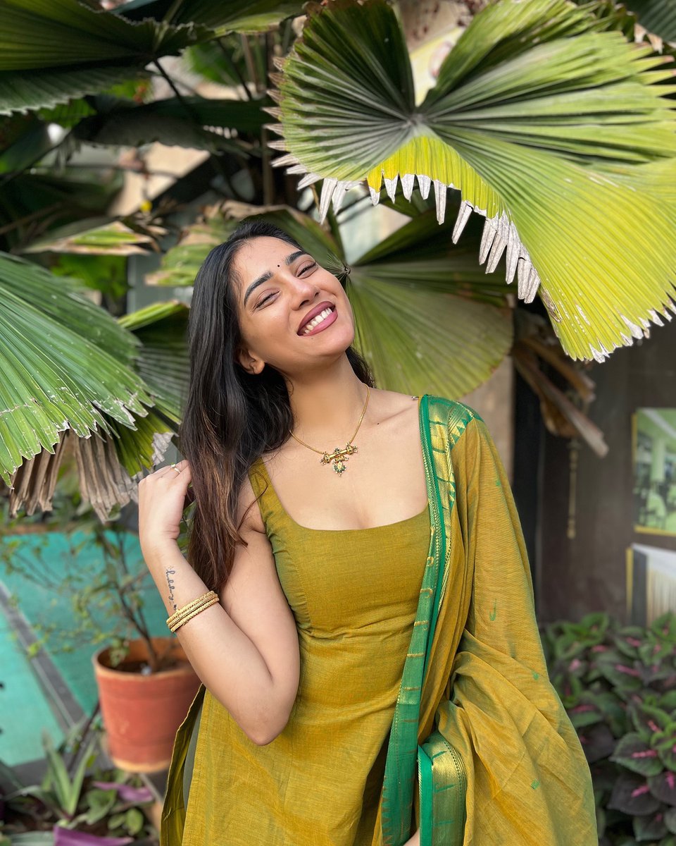 lishikaghanesh's tweet photo. 🦜 https://t.co/vR9bZbRvrL