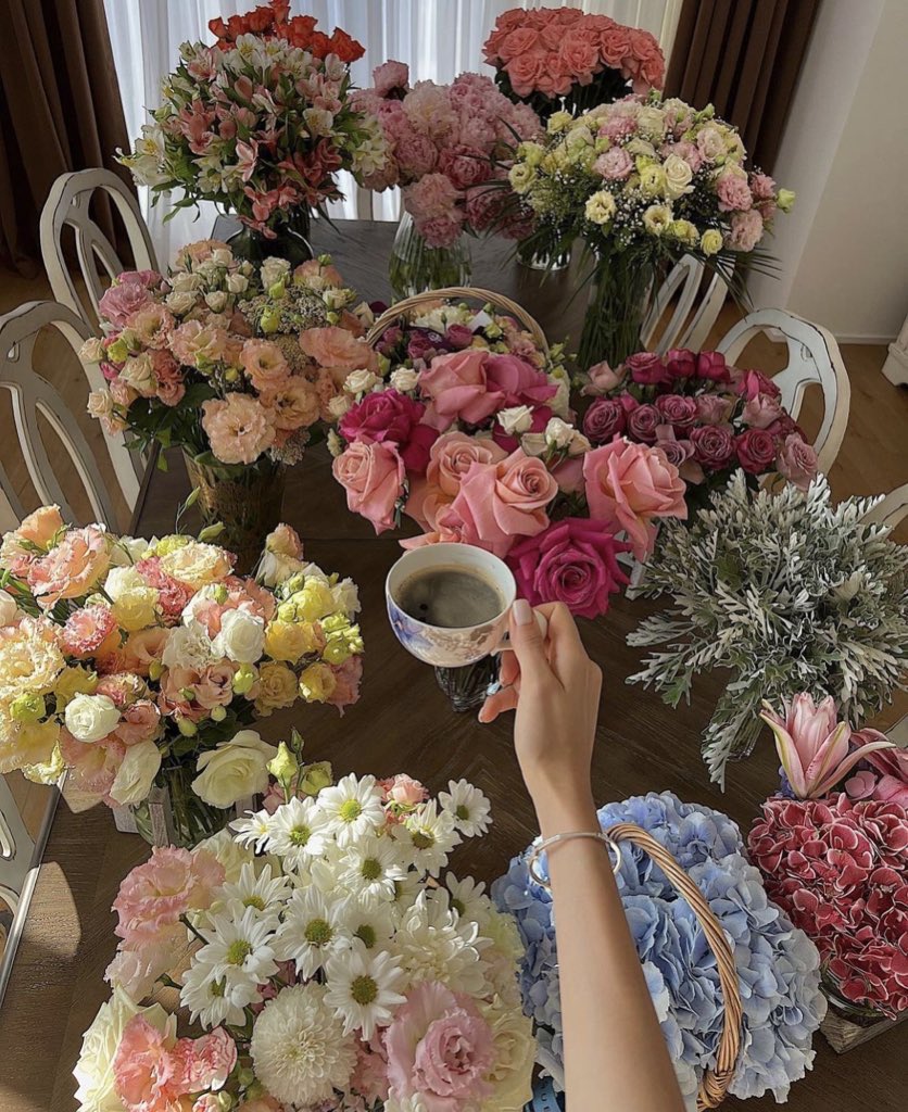 i3Moment's tweet photo. Flowers https://t.co/4h2QnGdiz8