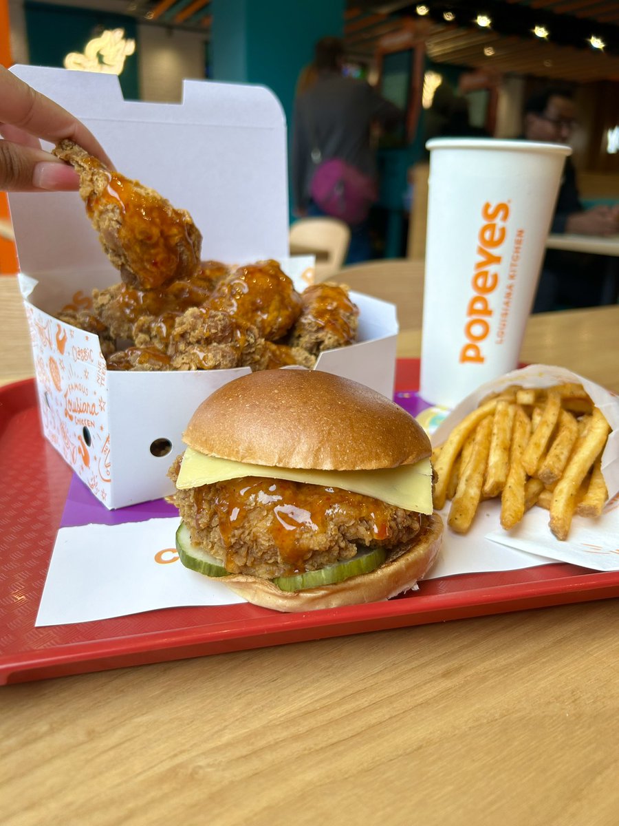 Popeyes Louisiana Chicken UK tweet media