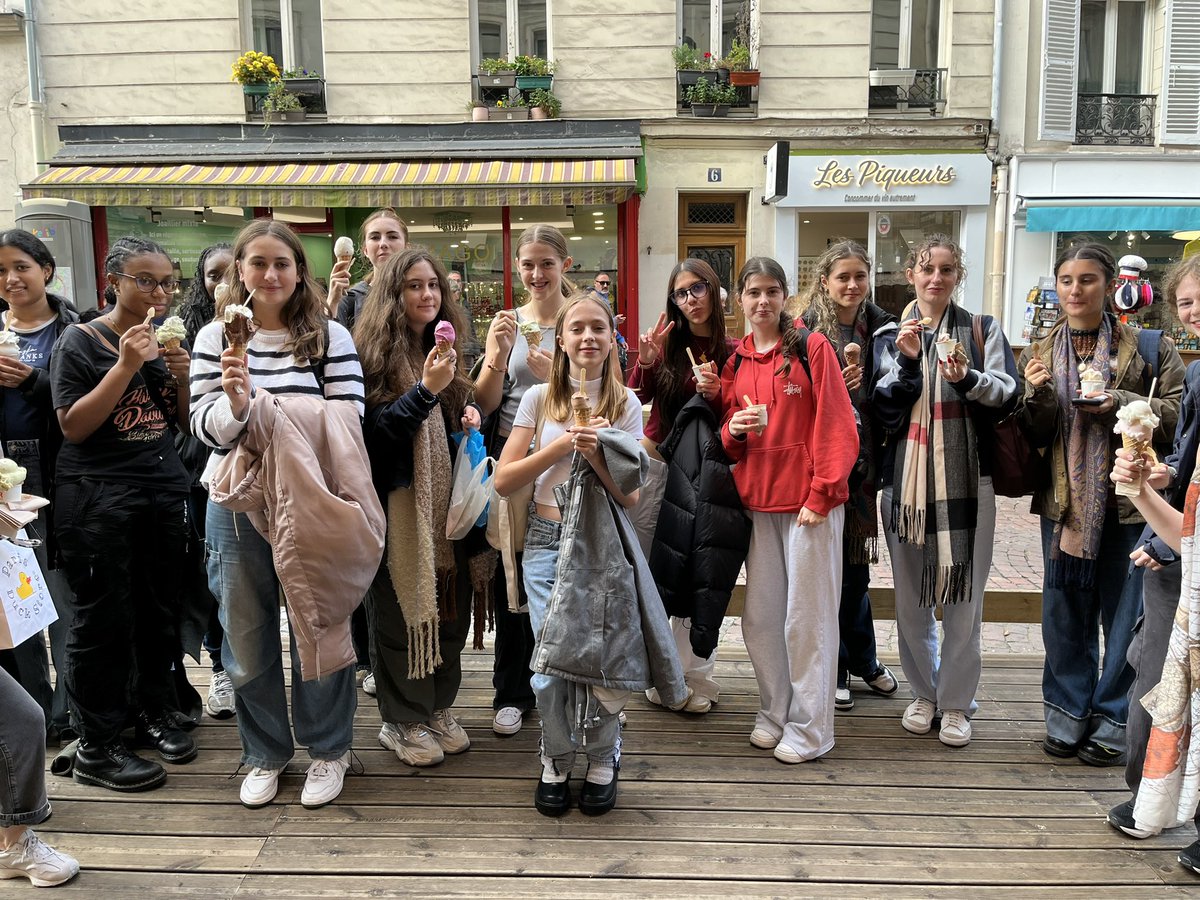 croydonhighart's tweet photo. One post just for the food 🥐❤️🍦#Paris @CroydonHigh @croydinhighart #Delicious https://t.co/YVLAn0MxTy