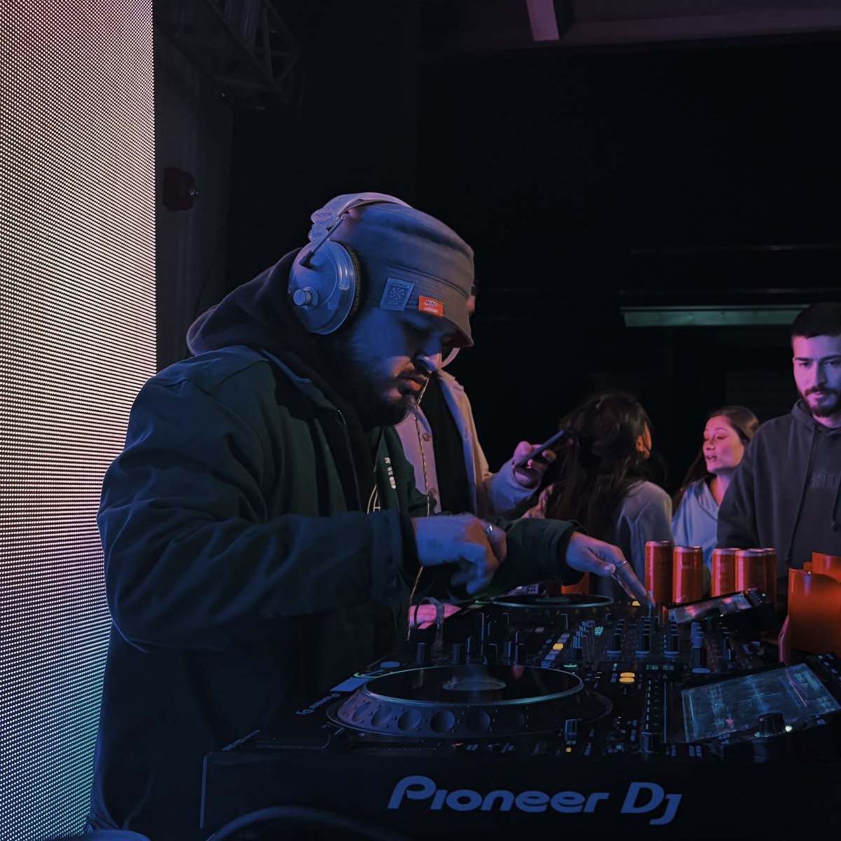 Unknownphrazes tweet media