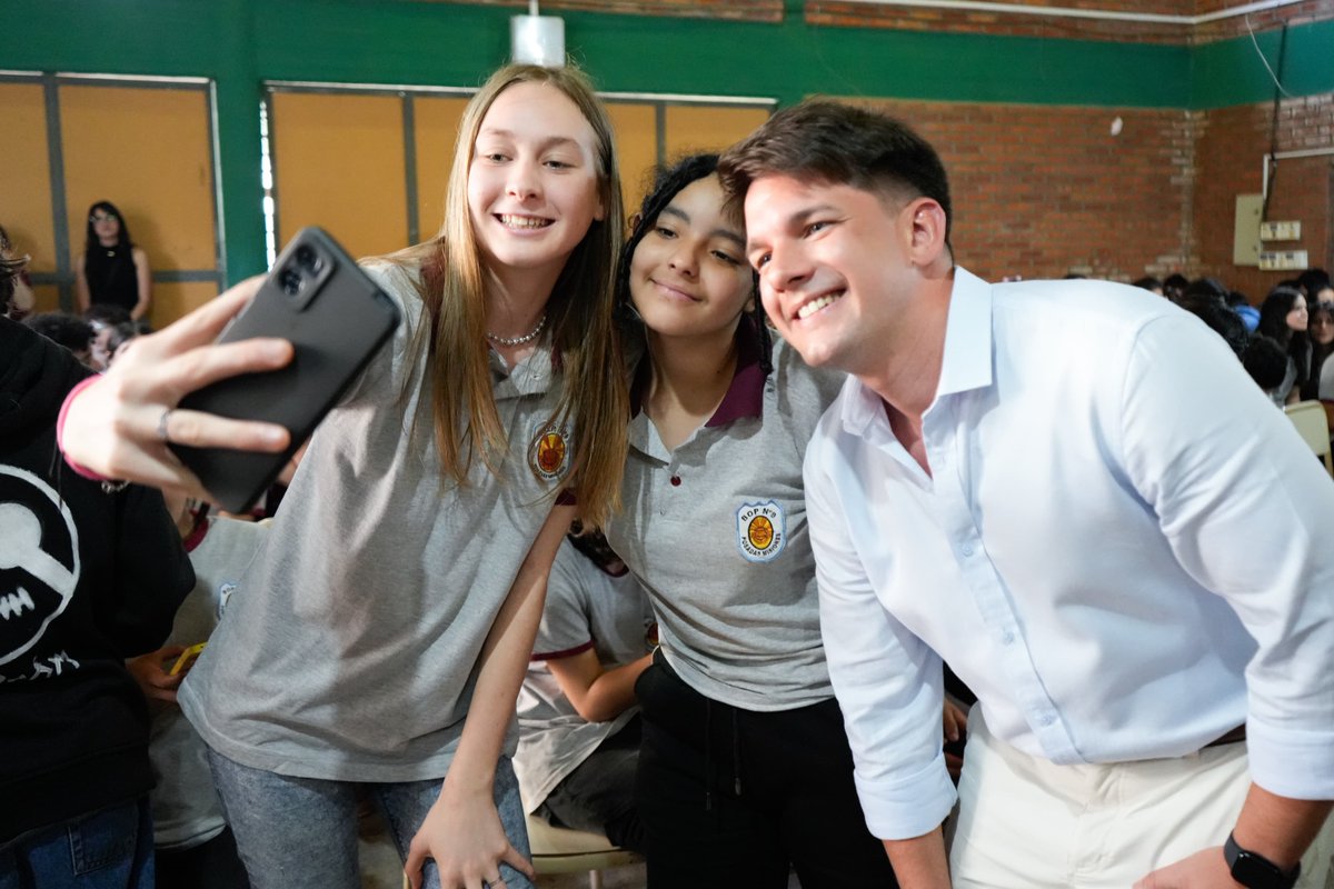 lucasaromero's tweet photo. Hoy estuve en la firma del convenio entre la @vicegobmisiones y @GroomingArg 

Necesito que me ayudes a difundir, a concientizar, a proteger a nuestros chicos de las mentes perversas que acechan en la virtualidad.

#ConLosChicosNO https://t.co/pxLzR0CVwJ