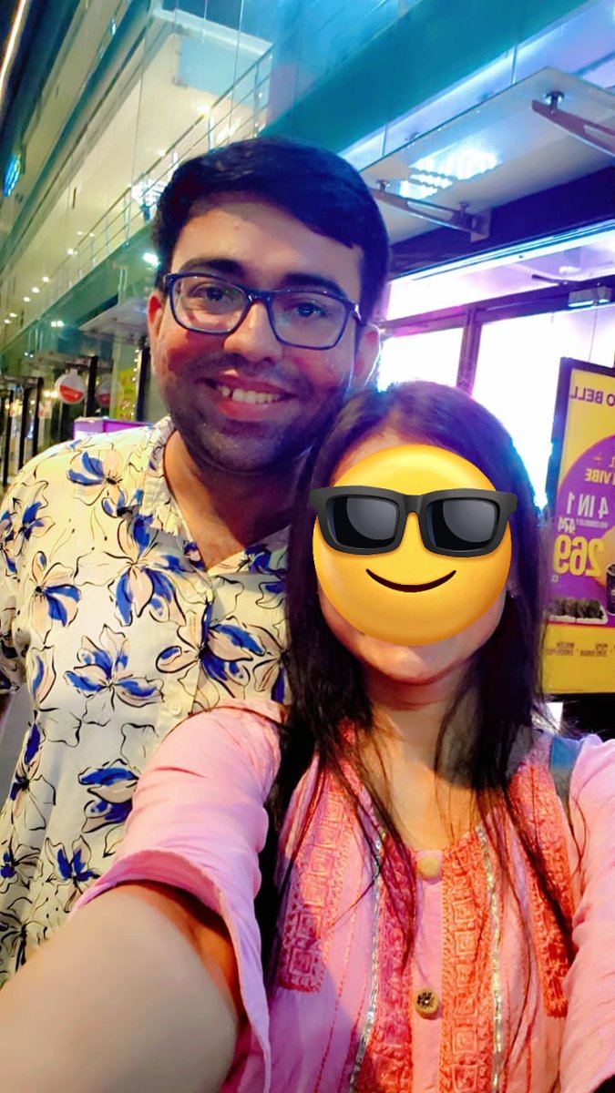 ivyaskaushal's tweet photo. Felt like a filmy scene on the road(Long filmy type drama ) when I met my school friend (crush🫣).
we still remember every detail of our school days, how sincere i was, she is in touch with most. We finally have a Pic together.
God is giving surprises.
#SchoolFriend
#Nostalgia https://t.co/llKDbJAUPK