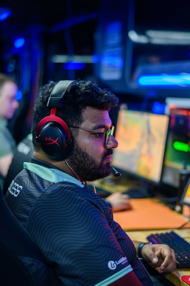 LAN Vibes 😌😌
Photo credits to <a href="/BlameTheMeg/">Meg 📸</a>