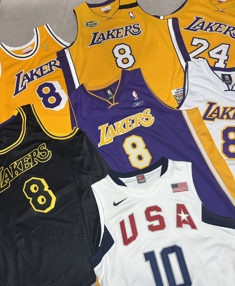 tkts_miyatti's tweet photo. @NBAStoreJapan 【🎽】
#NBAJerseyDay

MJ🐐KB🐍LJ🦁

#nba
#michaeljordan
#kobebryant
#lebronjames https://t.co/92BzAJxK3d