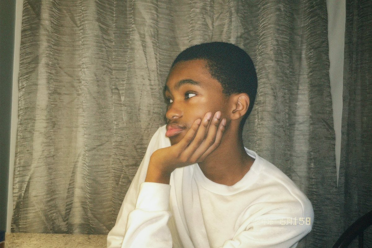 Yandani__'s tweet image. Pick up the phoneee