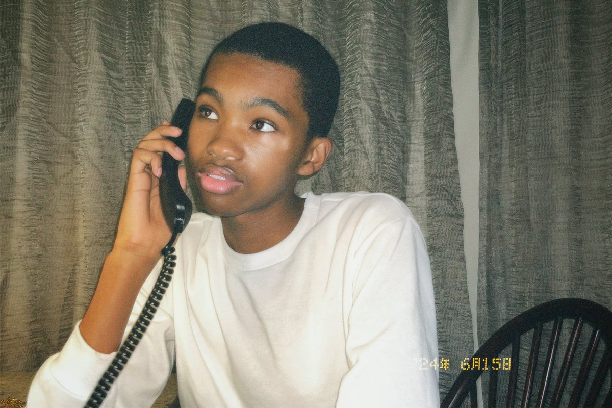 Yandani__'s tweet image. Pick up the phoneee