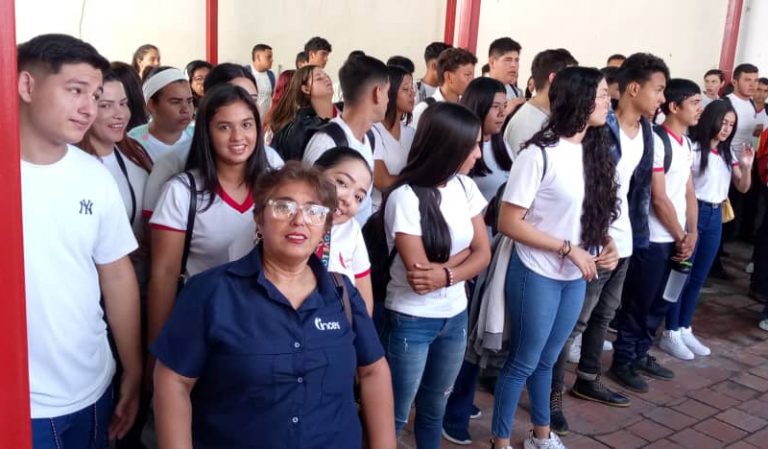 #LosAndes | El liceo Inces Trujillo da inicio al año escolar con 505 estudiantes.

Visita, lee y comparte acortar.link/Qn3k65 

#LaTécnicaQueInspira