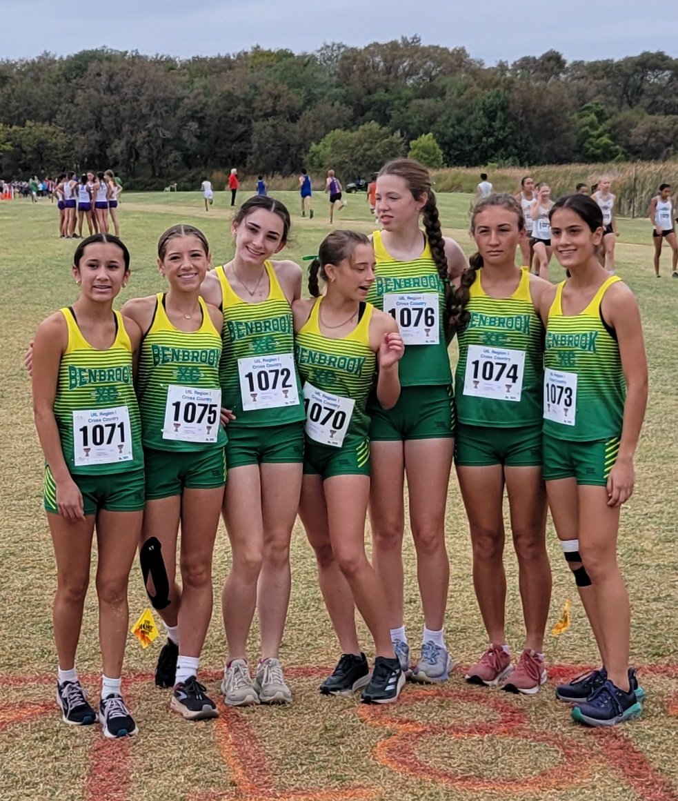FWISDAthletics's tweet image. The weather conditions are ideal for the Region I-4A meet. First up is the 4A Girls 2-mile race. Best of luck to the #FWISD Girls!!!