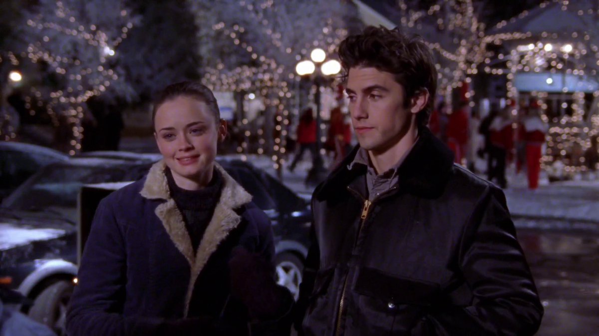 walrusandowl's tweet photo. Jamie Babbit directed 18 episodes of Gilmore Girls including when Lorelai and Rory's visit to Harvard, Lorelai's graduation, Rory's debutante ball, and many other important moments!! What are some of your favorite Gilmore Girls scenes or episodes?? #myladyjane #jamiebabbit https://t.co/VjopN0TYLC
