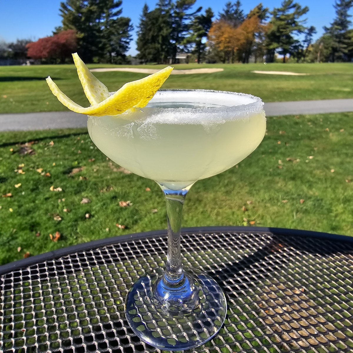 Catgandcc's tweet photo. What a nice way to kick off the week.
Here's this week's feature cocktail our Bartender's Special: French 75.
Available October 21-27.
#catgandcc #clubdining #featurecocktail #bartenderspecial https://t.co/T6wFYKO0bH