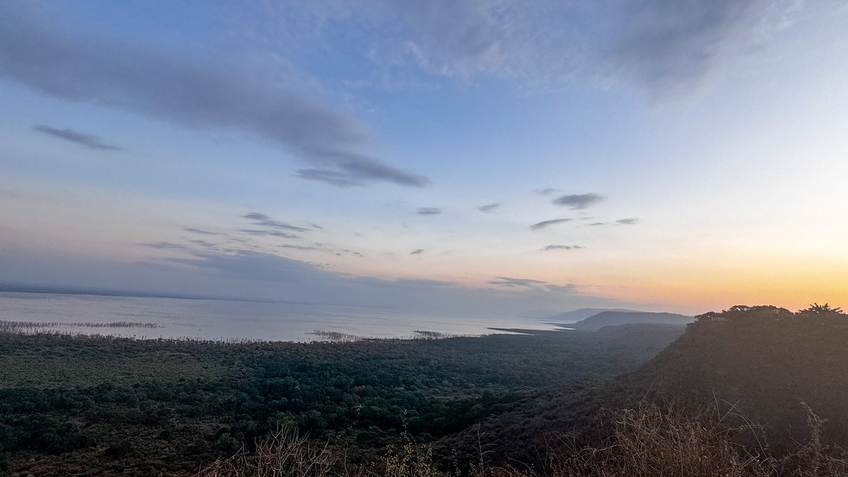 Sunsets are proof that endings can be beautiful too.

Lake Manyara View Point 
📍Manyara Kibao 🇹🇿

📸 <a href="/shahmjanja/">shahmjanja</a>