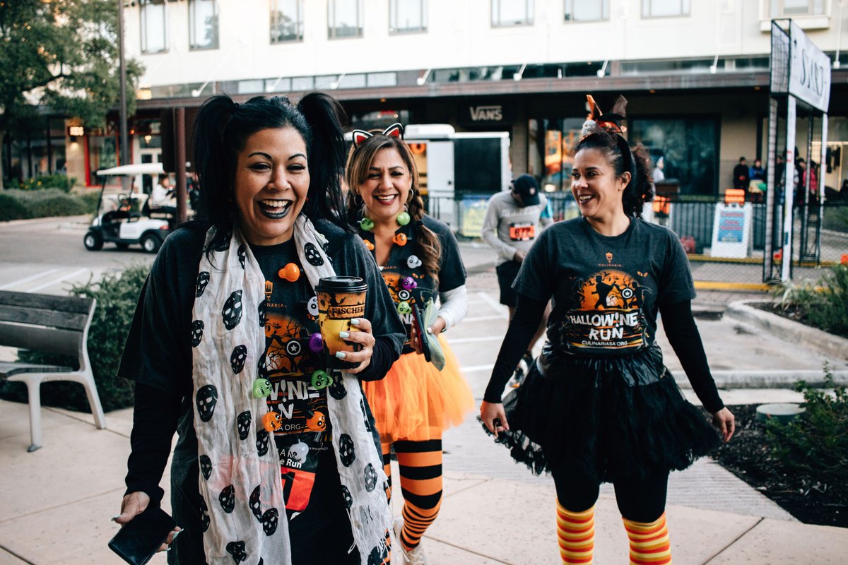 culinariasa's tweet photo. 🎃👻 Woohoo! It's Event Week! Get ready for a spooktacular time at the HalloWine Run! 🕷️🍬

🗓️ 𝗢𝗰𝘁𝗼𝗯𝗲𝗿 𝟮𝟲, 𝟮𝟬𝟮𝟰 | 𝟳:𝟬𝟬 𝗔𝗠 - 𝟭𝟬:𝟬𝟬 𝗔𝗠
📍 𝗧𝗵𝗲 𝗦𝗵𝗼𝗽𝘀 𝗮𝘁 𝗟𝗮 𝗖𝗮𝗻𝘁𝗲𝗿𝗮
𝟭𝟱𝟵𝟬𝟬 𝗟𝗮 𝗖𝗮𝗻𝘁𝗲𝗿𝗮 𝗣𝗸𝘄𝘆, 𝗦𝗮𝗻 𝗔𝗻𝘁𝗼𝗻𝗶𝗼, 𝗧𝗫 𝟳𝟴𝟮𝟱 https://t.co/PHhcCmBFdP