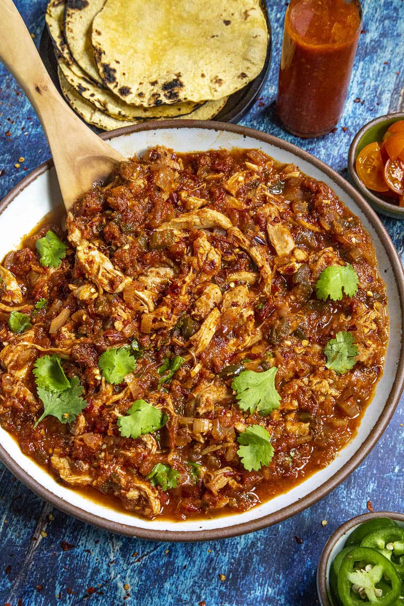 jalapenomadness's tweet photo. Spice up your dinner with this Chicken Tinga recipe! Tender, smoky chicken simmered in a zesty chipotle sauce. 🌮🔥

👉 Check out the full recipe here: https://t.co/s3nAFAdXlN

#Recipe #Foodie #ChipotleChicken #ChickenRecipe #MexicanFood https://t.co/h6hiszZPzi